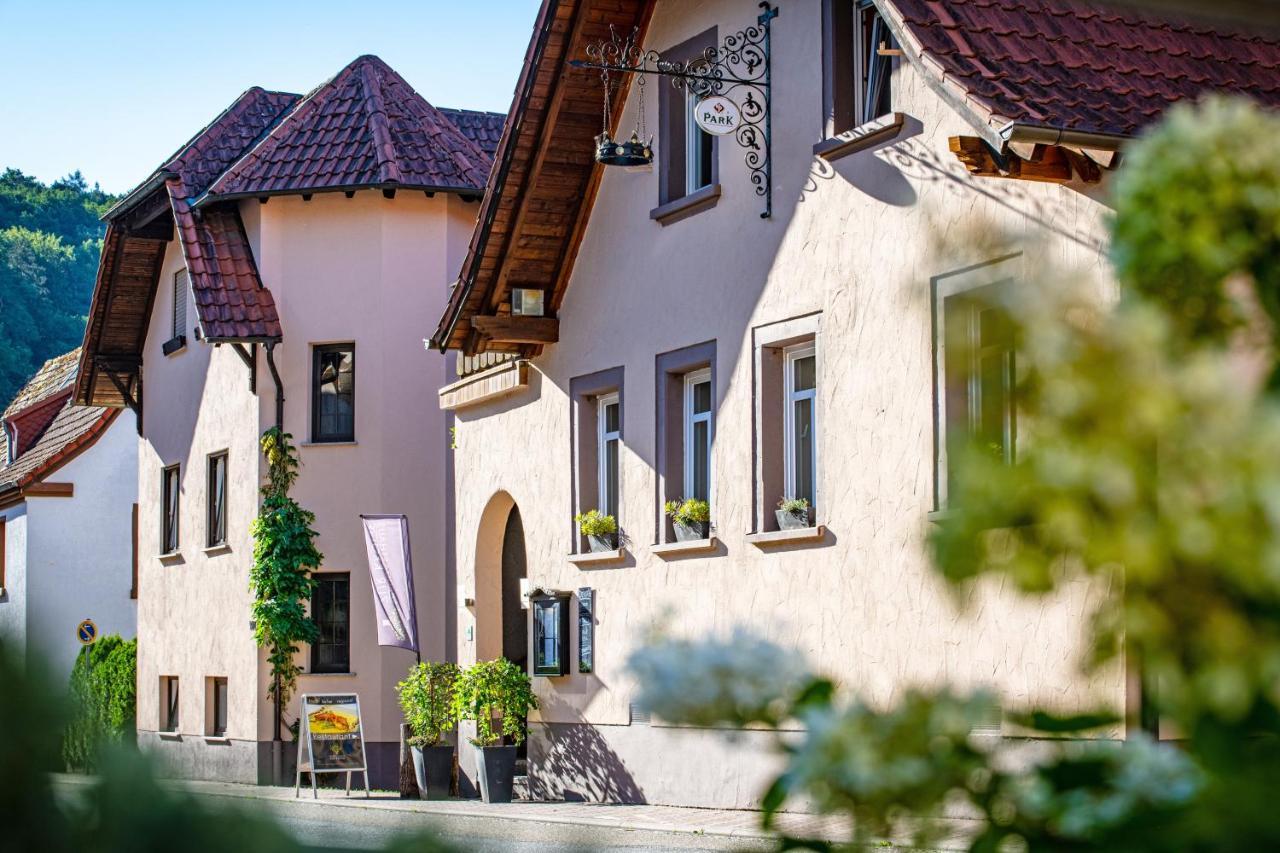 Landgasthaus & Hotel Zur Krone ダーン エクステリア 写真