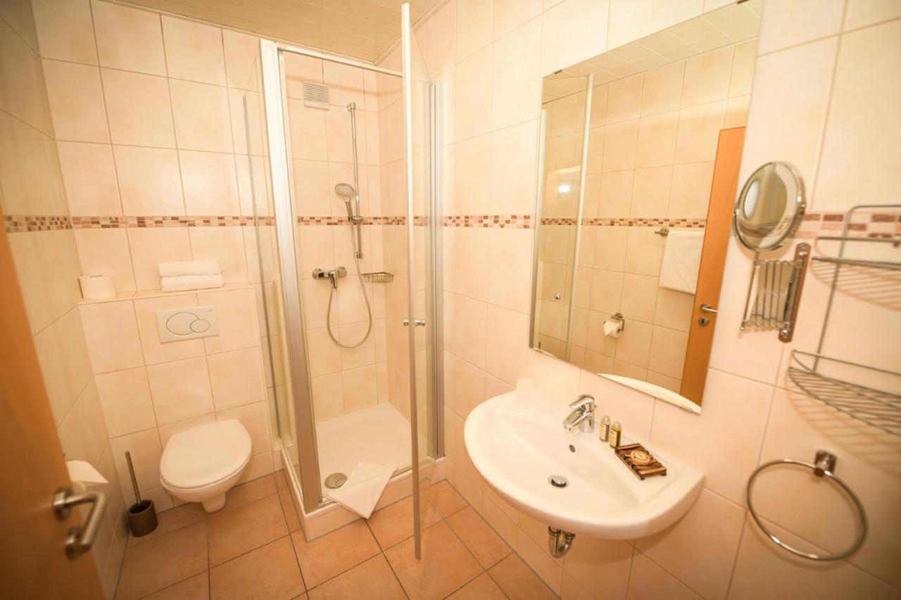 Landgasthaus & Hotel Zur Krone ダーン エクステリア 写真
